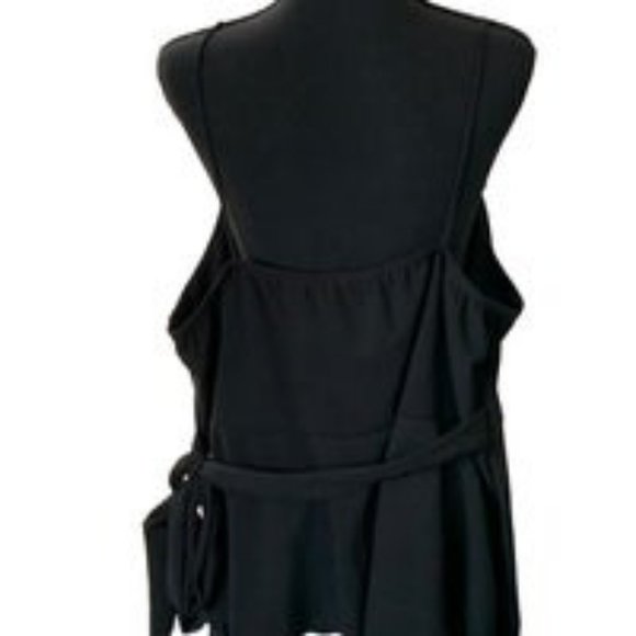 Boohoo Plus Crepe Tie Front Asymmetric Top - Picture 6 of 7